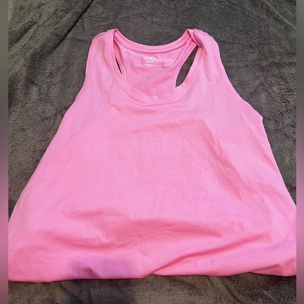 Cute gym razor back top buttery soft material gorgeous color